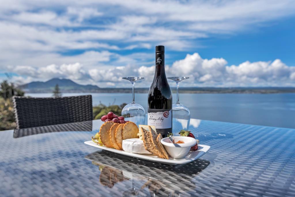 Serenity On Wakeman Taupo Exterior photo